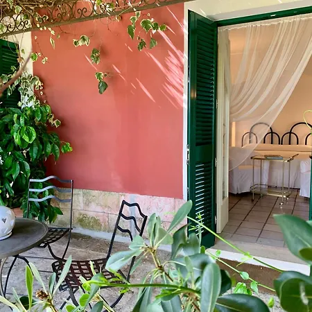 Elena Di Charme Bed & Breakfast 3*