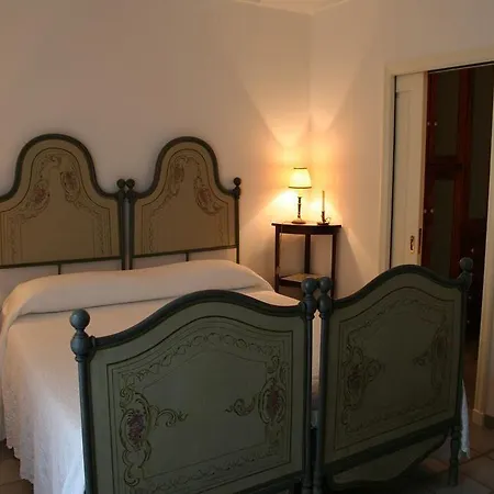 Elena Di Charme Bed & Breakfast 3*
